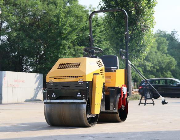 小型壓路機如何散熱呢？